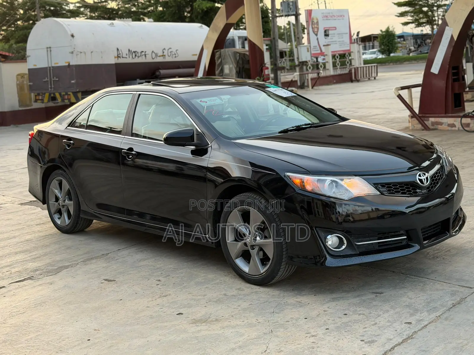 Toyota Camry SE 4dr Sedan (2.5L 4cyl 6A) 2014 Black