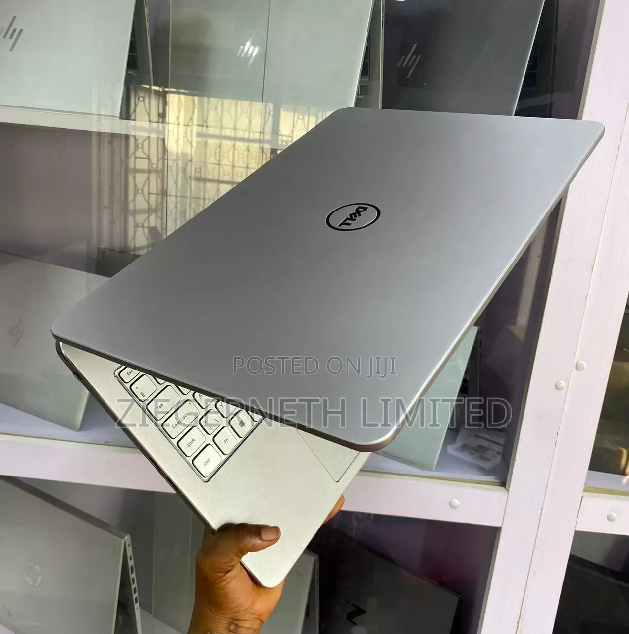 Laptop Dell Inspiron 7566 8GB Intel Core i5 SSD 1T
