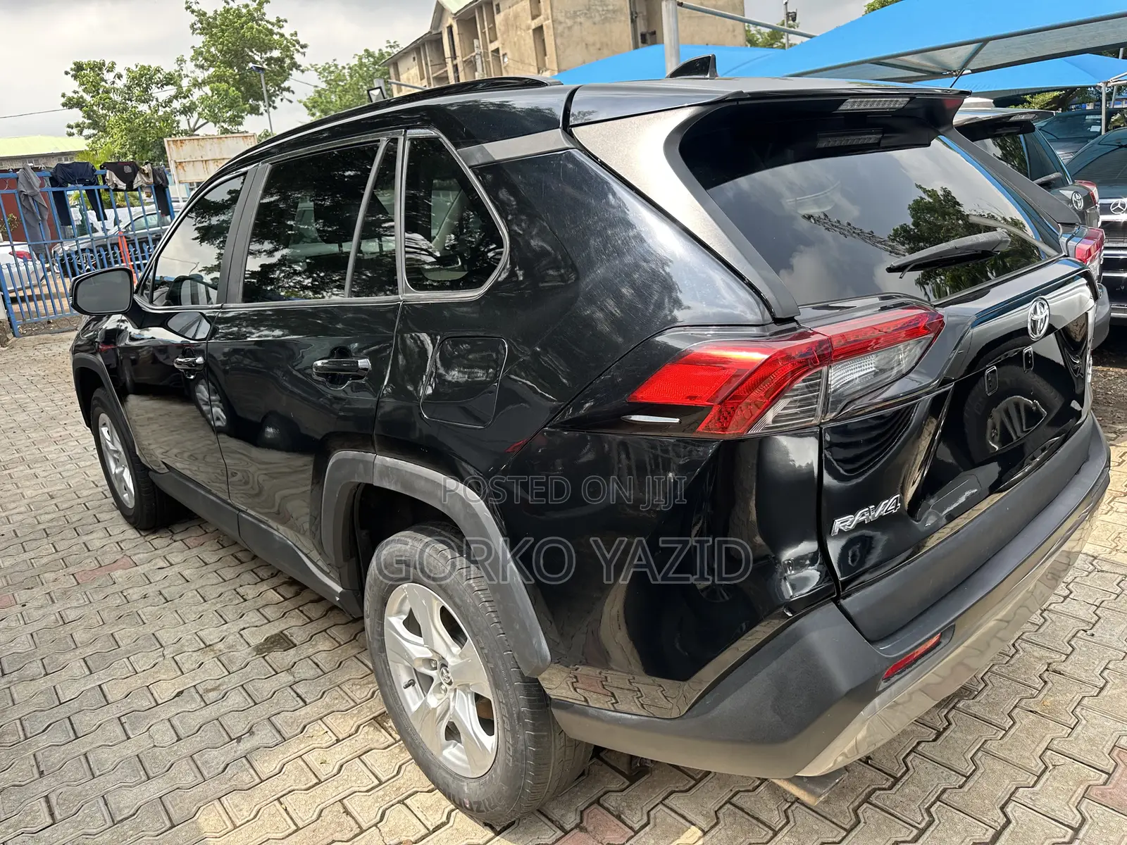 Toyota RAV4 XLE FWD 2020 Black