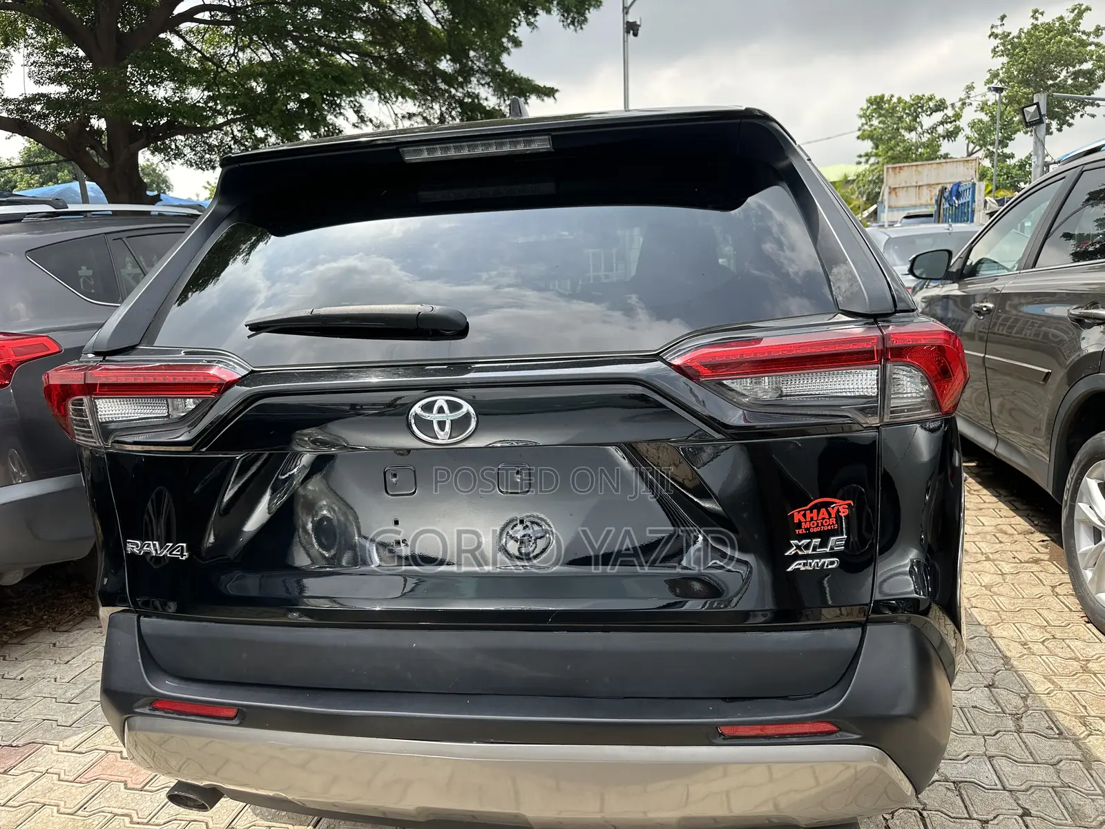 Toyota RAV4 XLE FWD 2020 Black