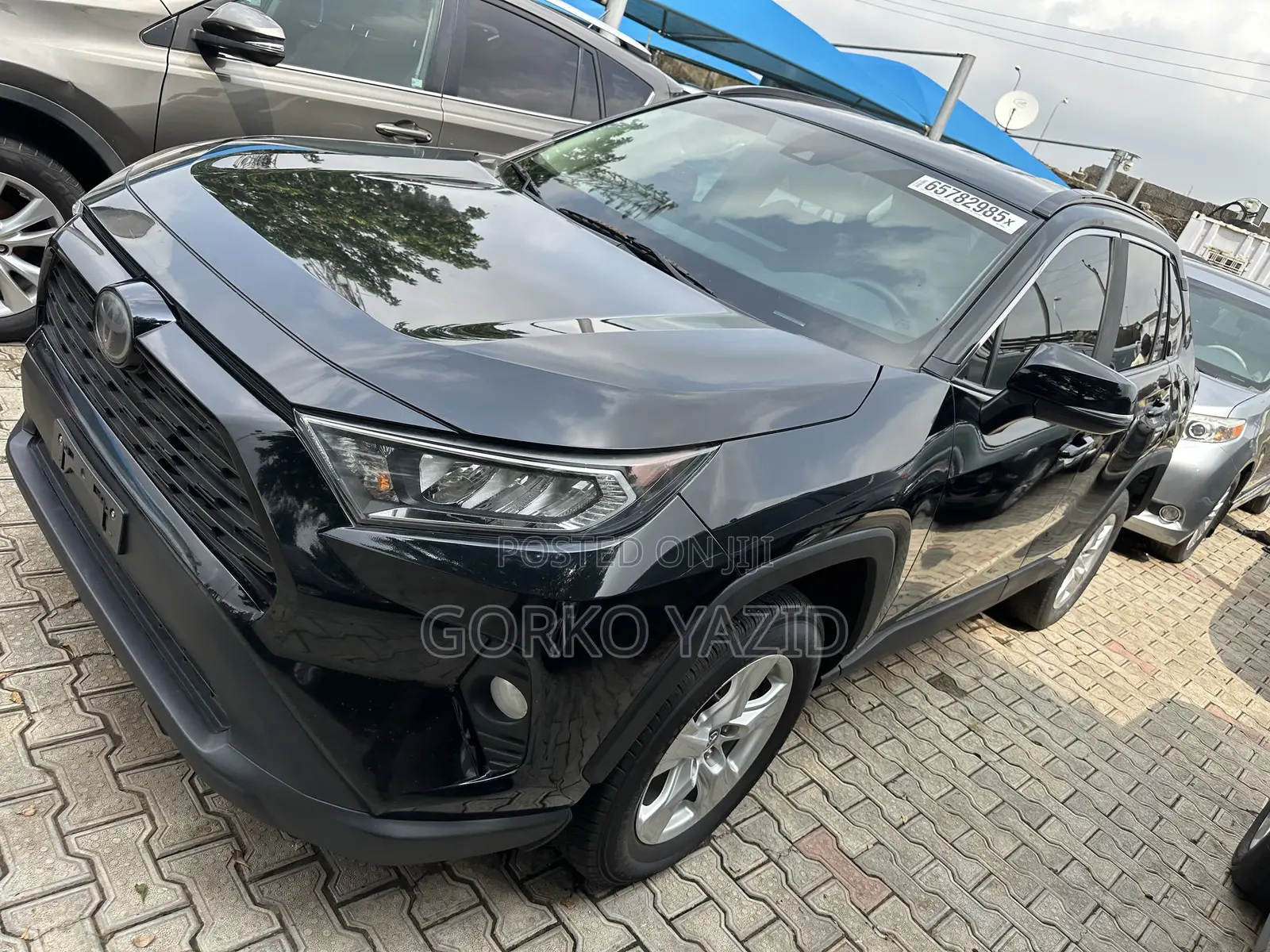Toyota RAV4 XLE FWD 2020 Black