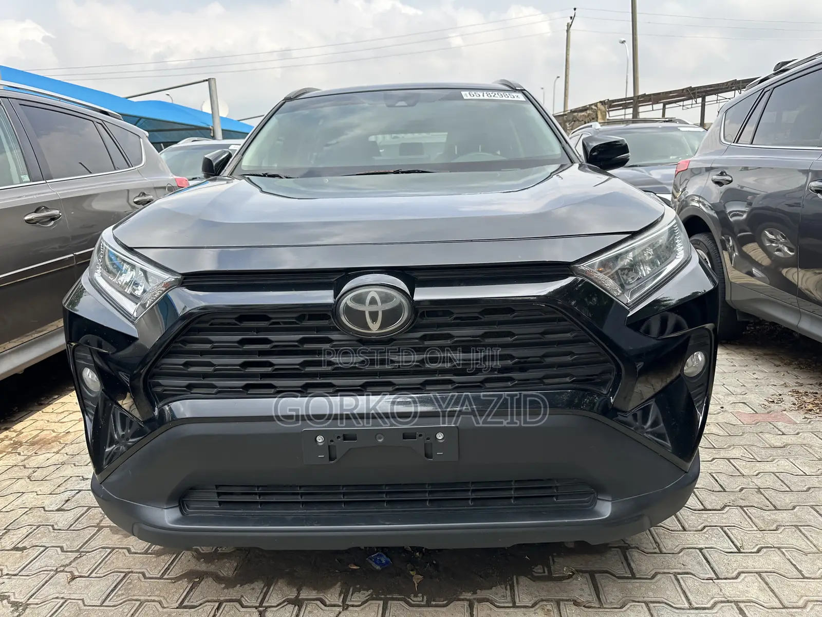 Toyota RAV4 XLE FWD 2020 Black