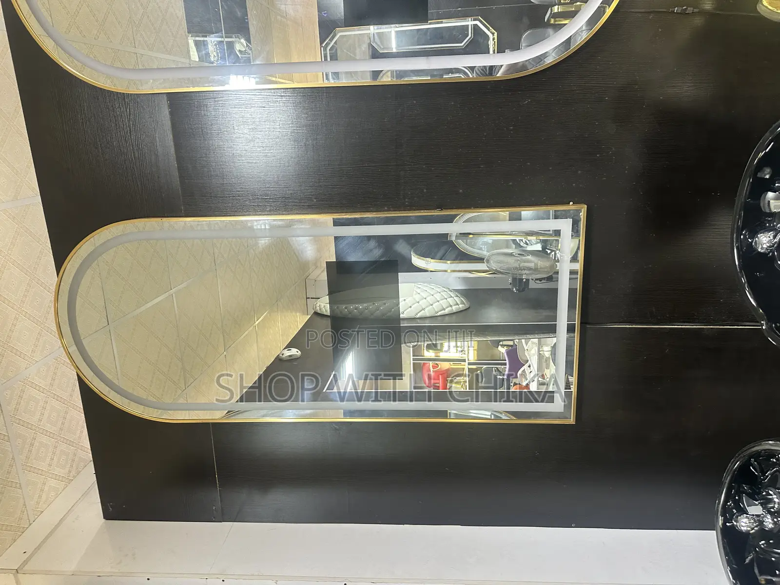 Salon Mirrors With Tv