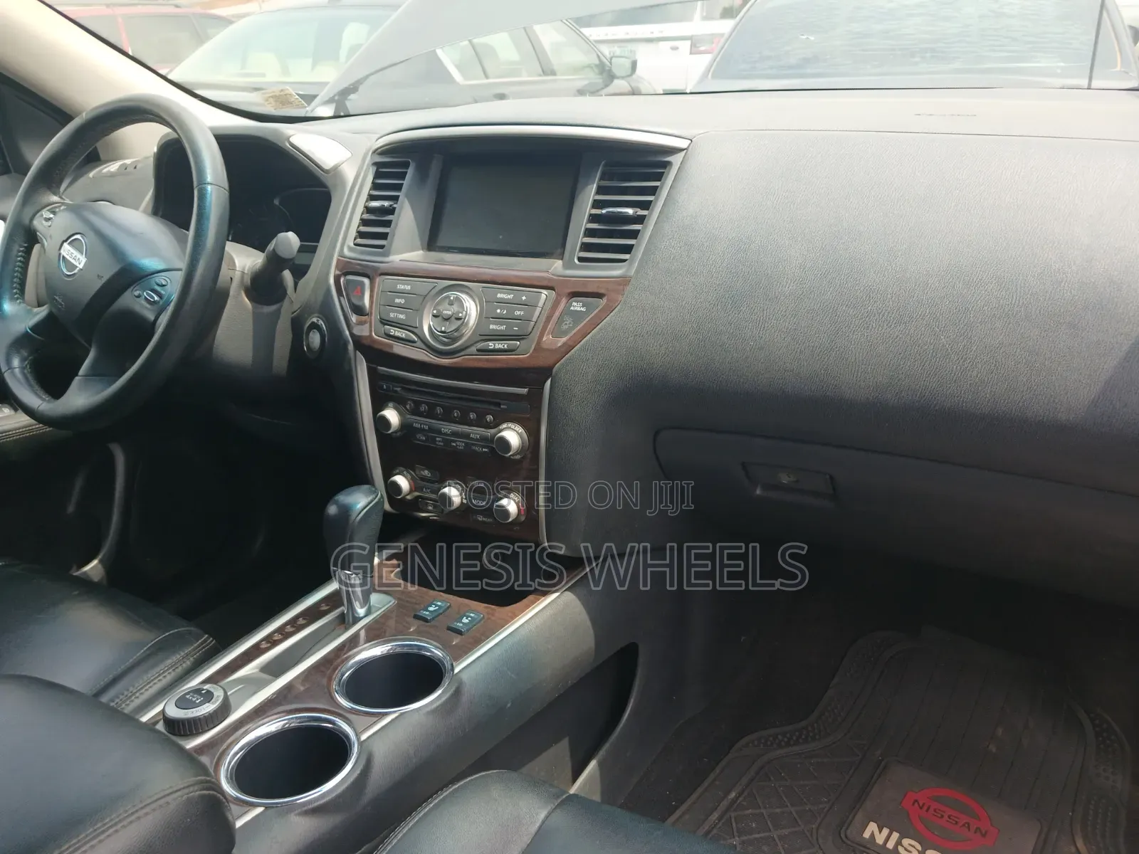 Nissan Pathfinder SL 4dr SUV 4WD (3.5L 6cyl CVT) 2014 Gray