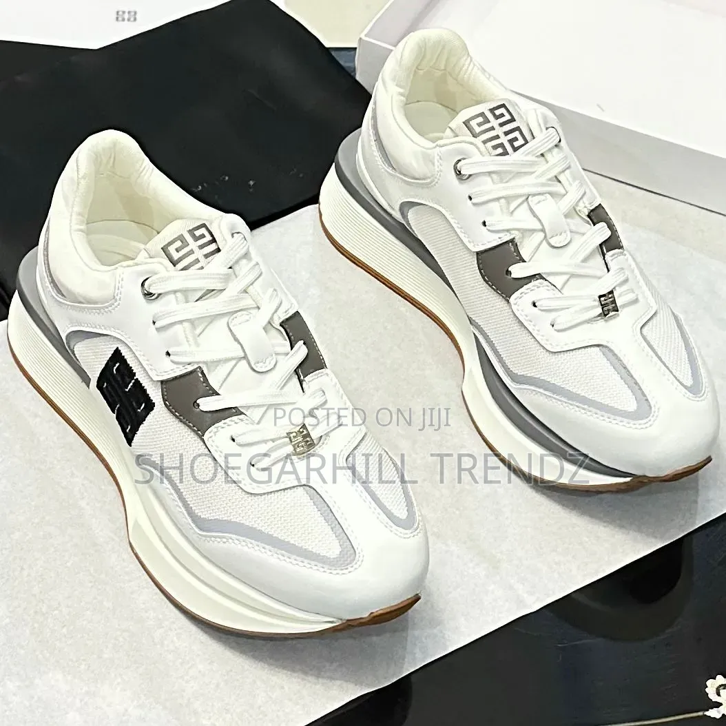 Mens Givenchy Sneakers in 2 Colours