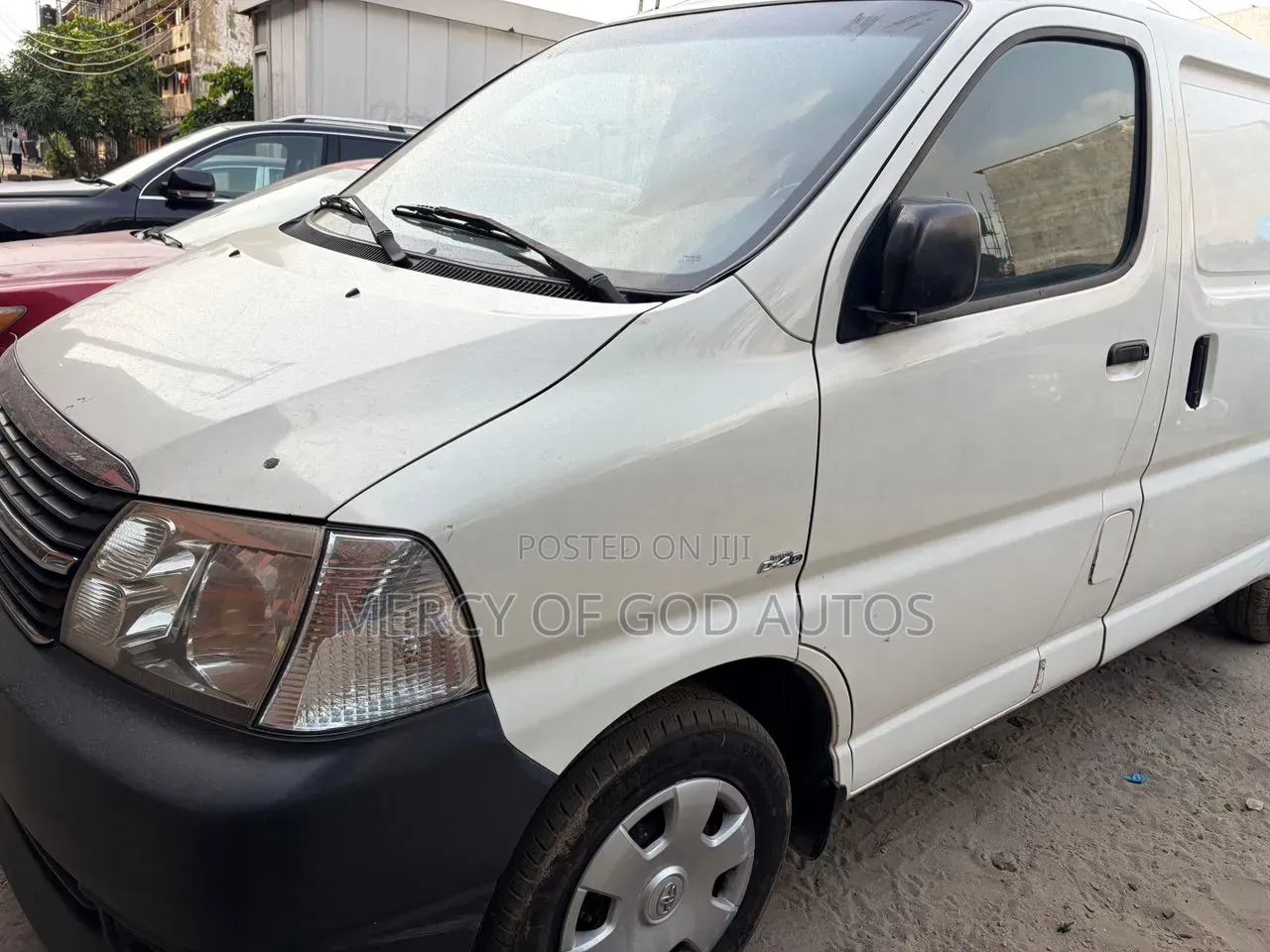 Toyota HiAce 2005 White