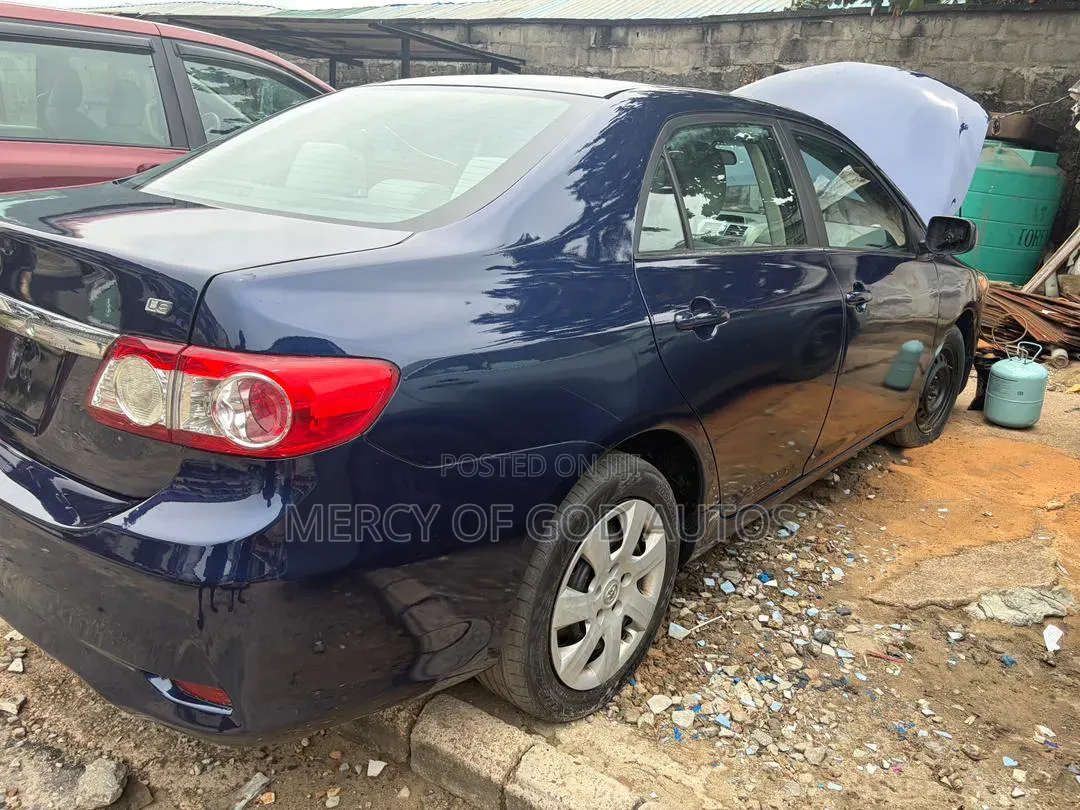 Toyota Corolla L 4dr Sedan (1.8L 4cyl 5M) 2013 Blue