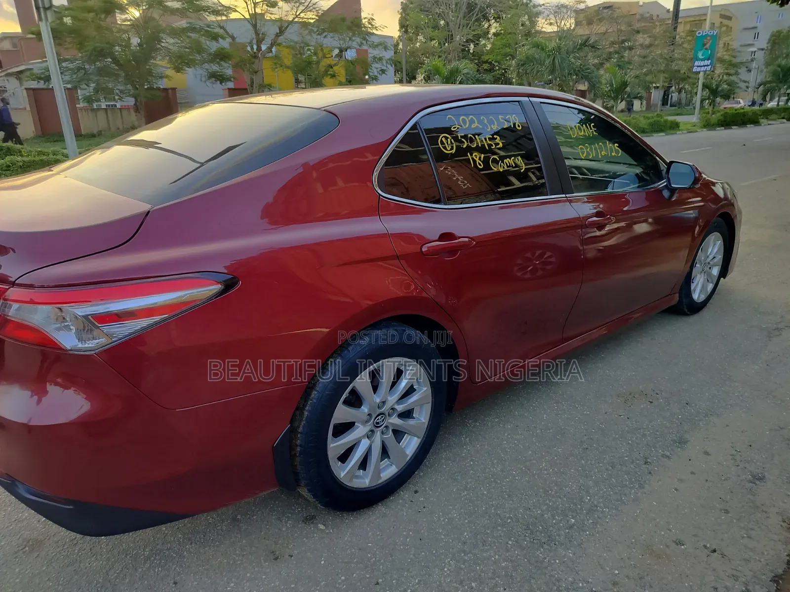 Toyota Camry LE FWD (2.5L 4cyl 8AM) 2018 Red