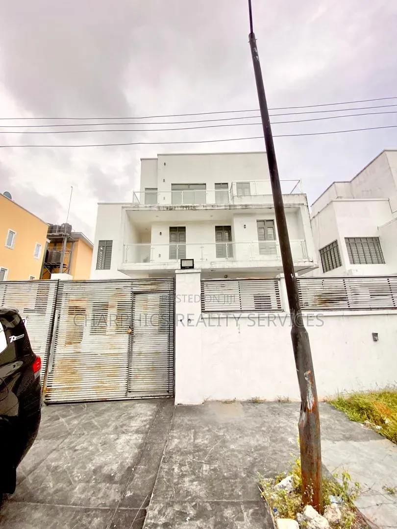 5bdrm Duplex in Lekki Phase 1 for rent