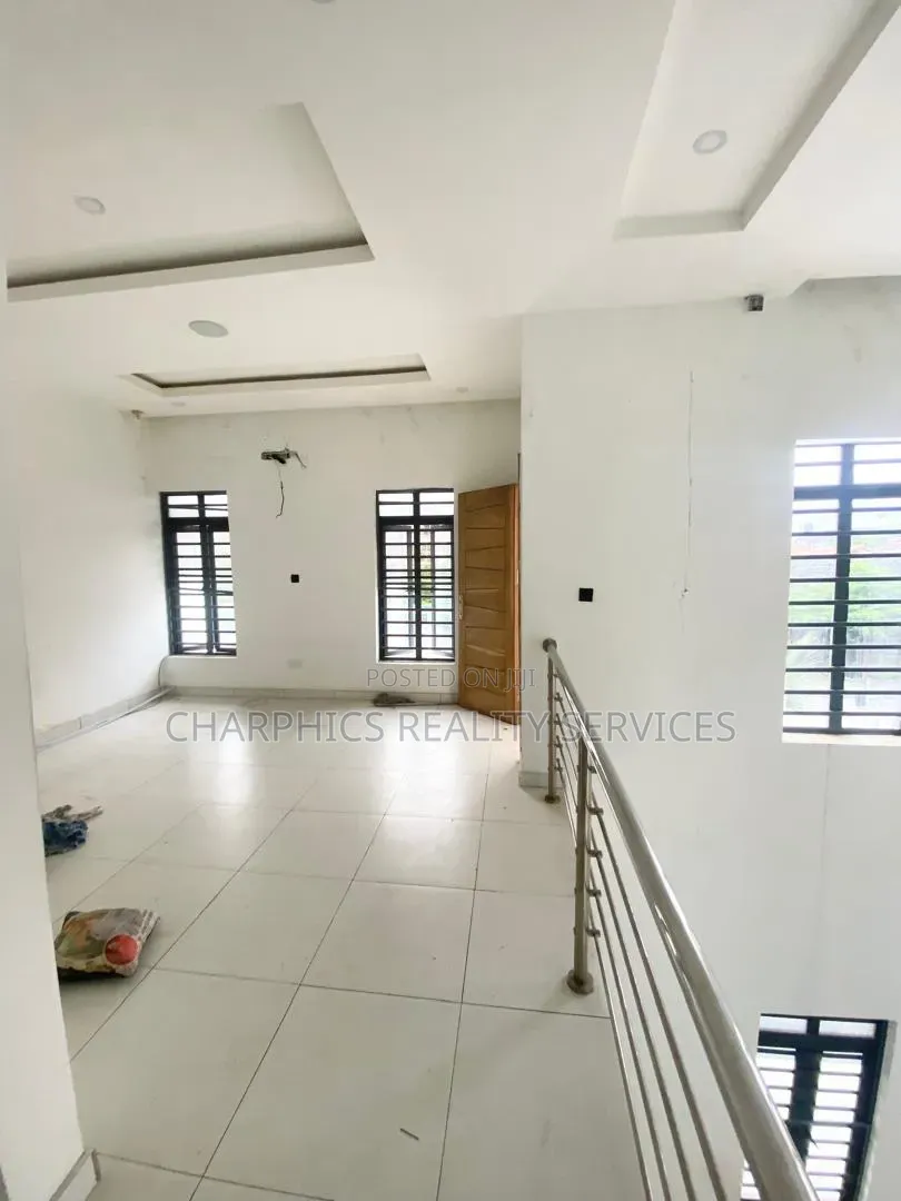 5bdrm Duplex in Lekki Phase 1 for rent