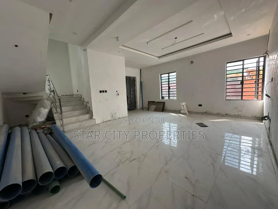 5bdrm Duplex in Adeniyi Jones for sale