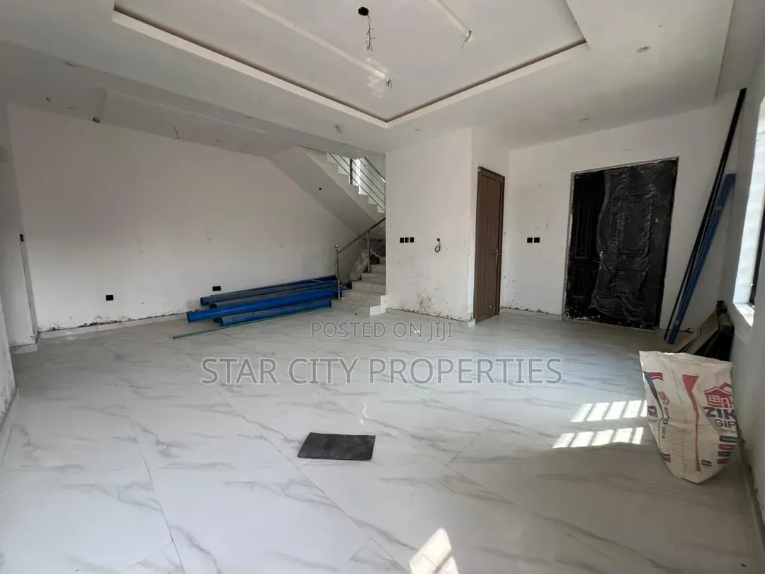 5bdrm Duplex in Adeniyi Jones for sale