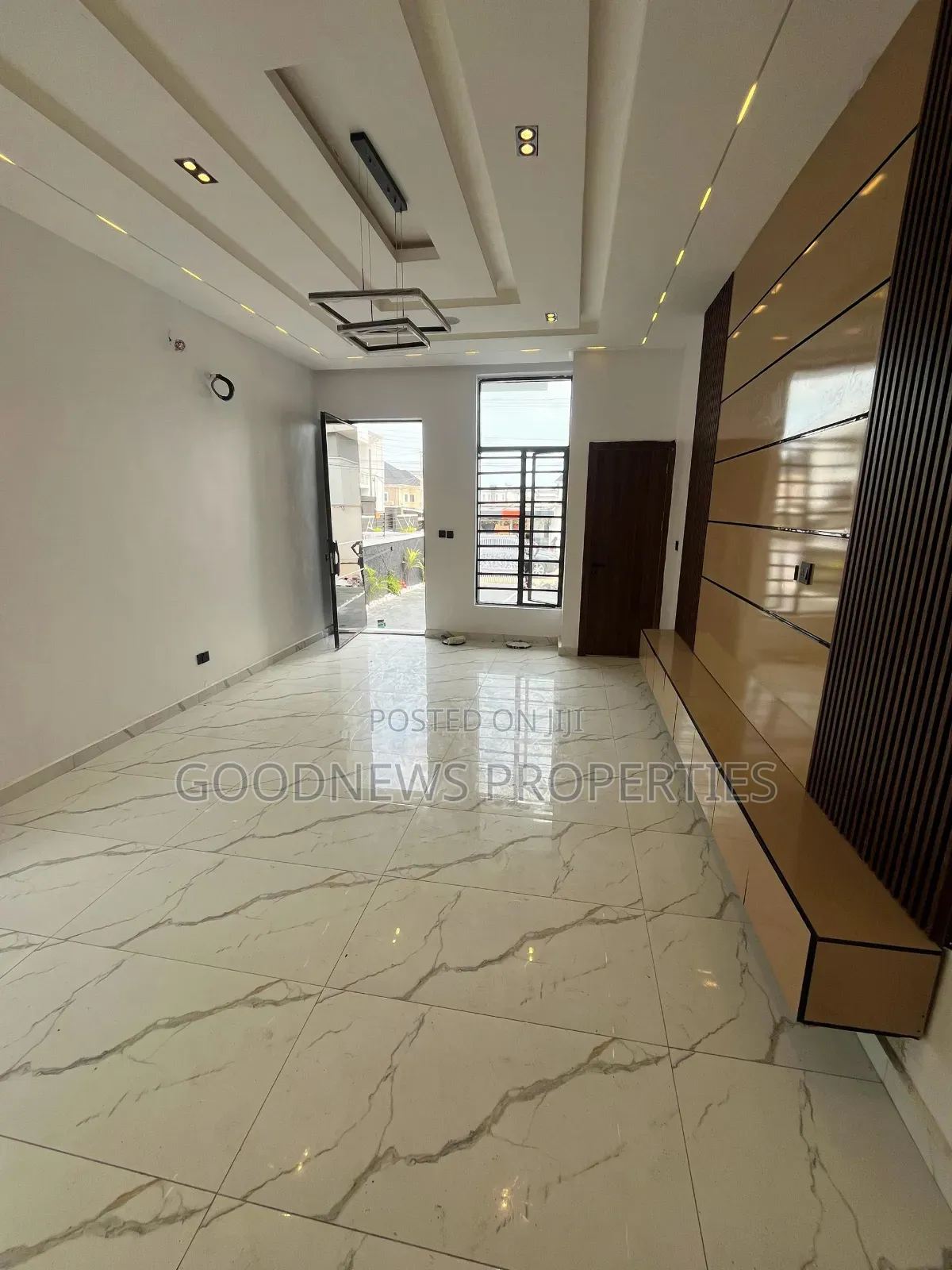 4bdrm Duplex in Ikota Gra Extension for sale