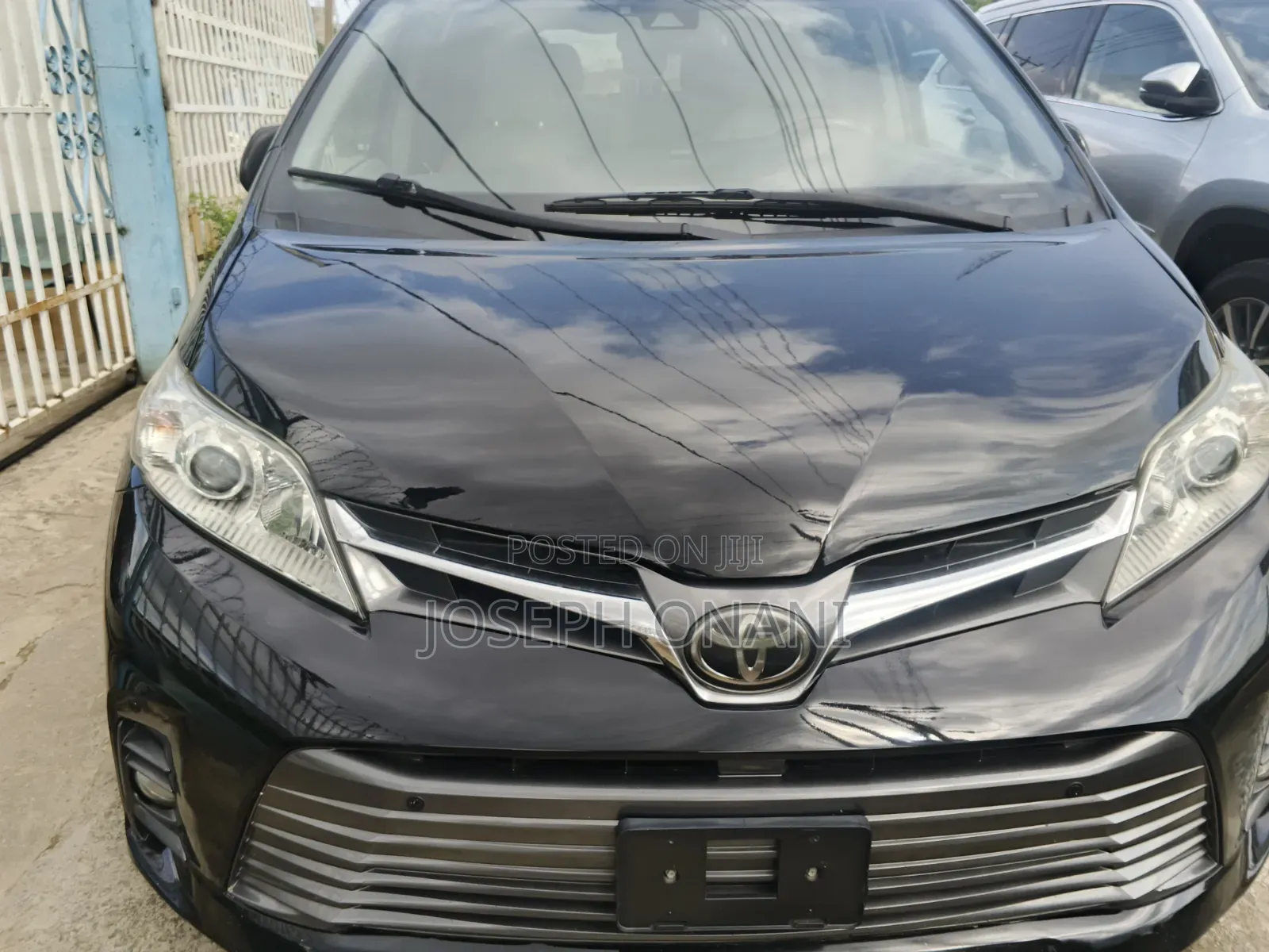 Toyota Sienna XLE (3.5L 6cyl 8A) 2018 Black