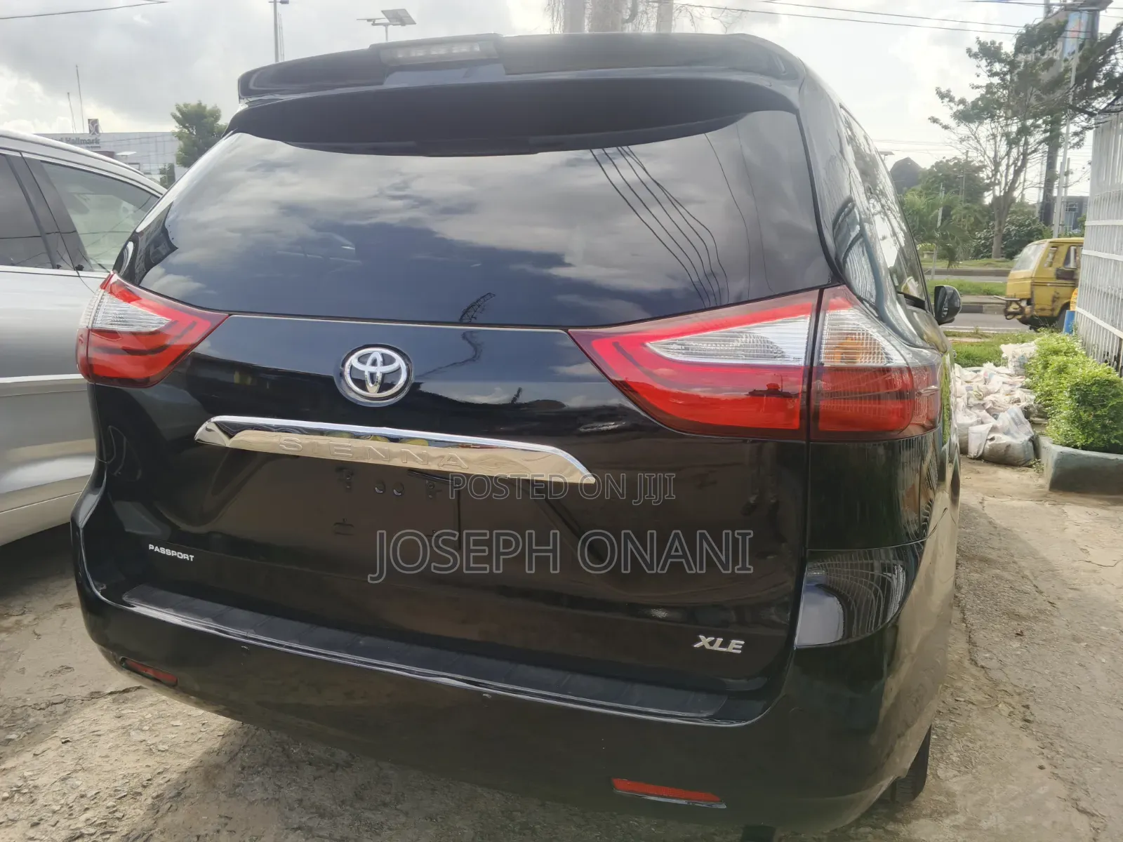 Toyota Sienna XLE (3.5L 6cyl 8A) 2018 Black
