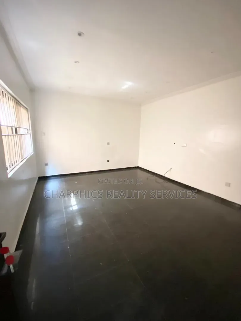 Mini Flat in Lekki Phase 1 for rent