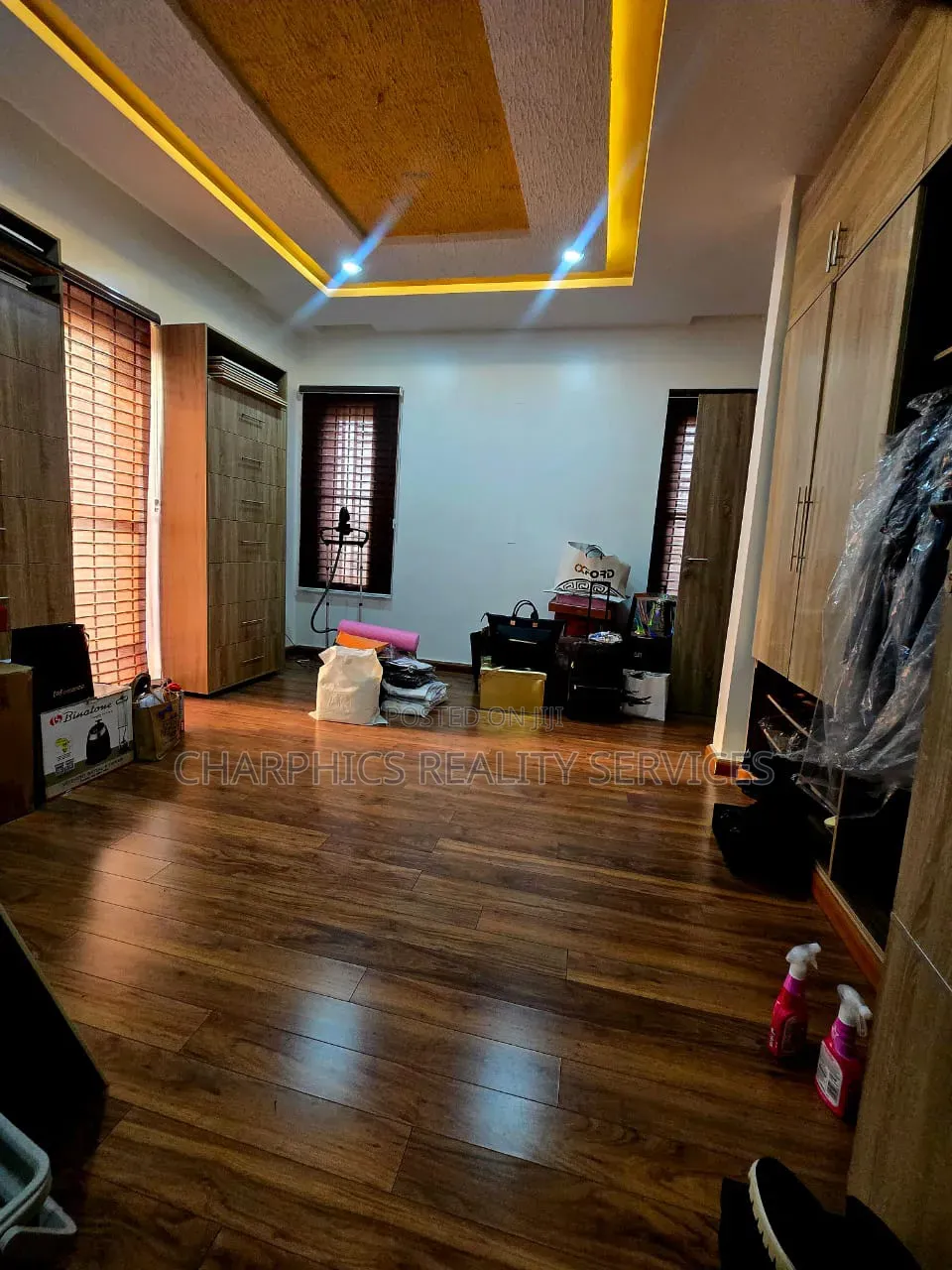 2bdrm Apartment in Lekki Phase 1 for rent