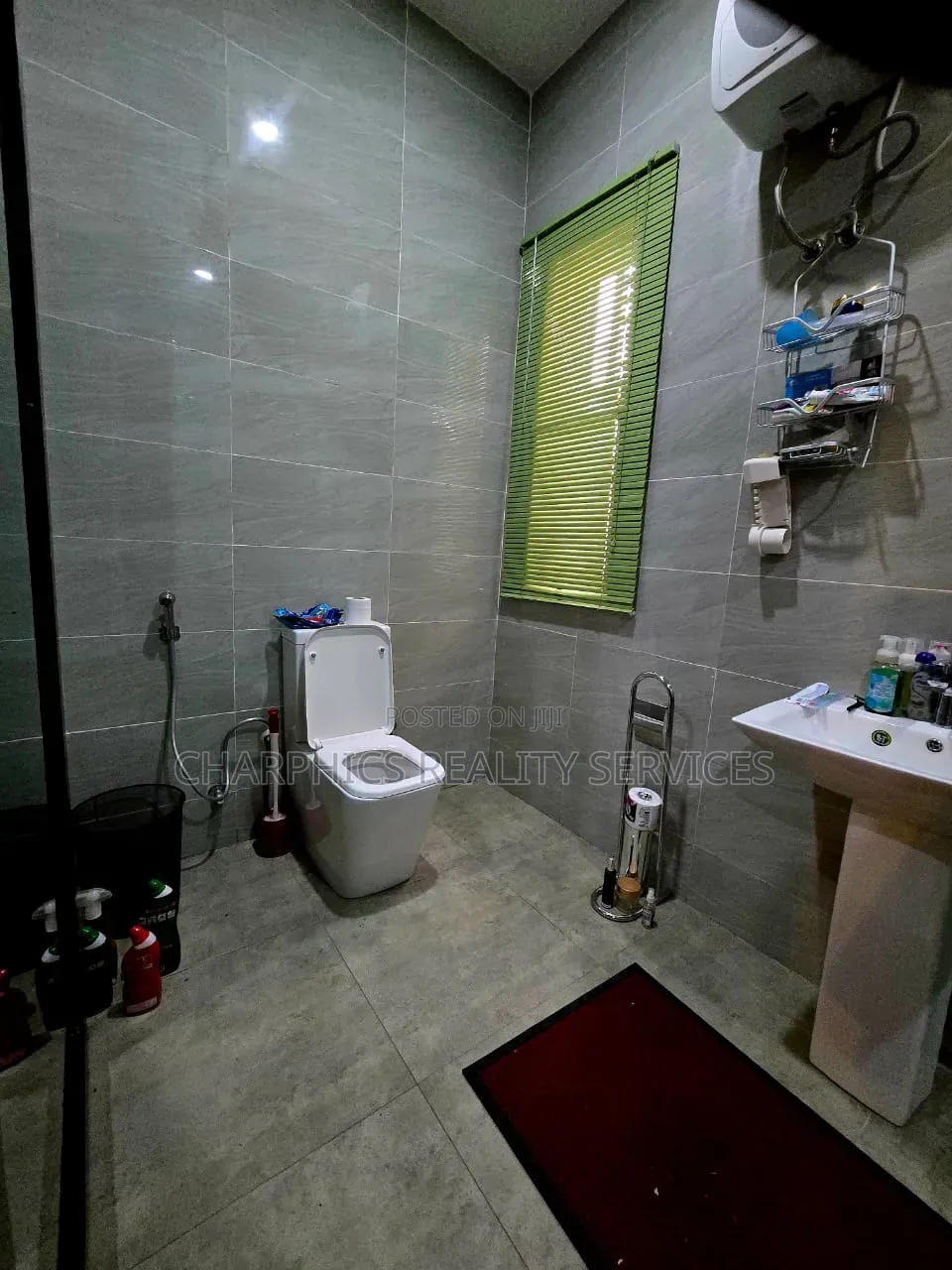 2bdrm Apartment in Lekki Phase 1 for rent
