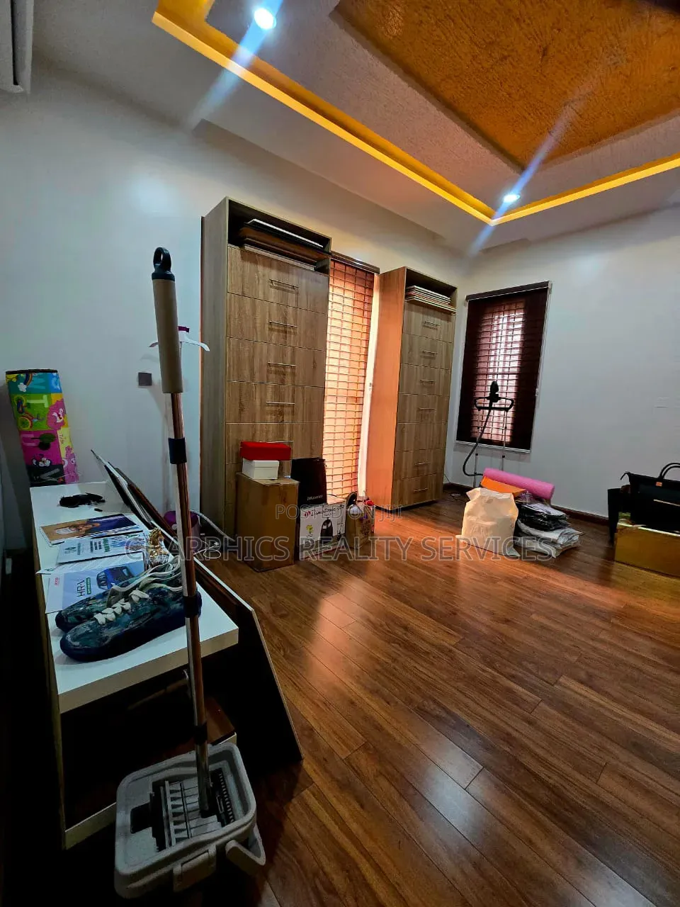 2bdrm Apartment in Lekki Phase 1 for rent