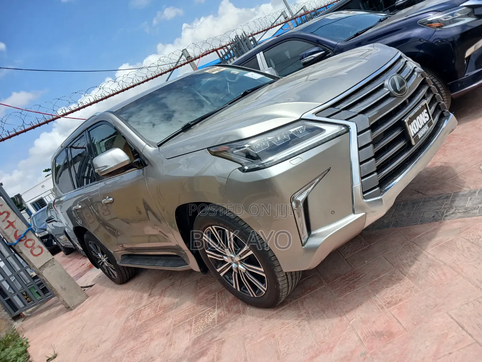 Lexus LX 570 (5 seats) AWD 2018 Gray