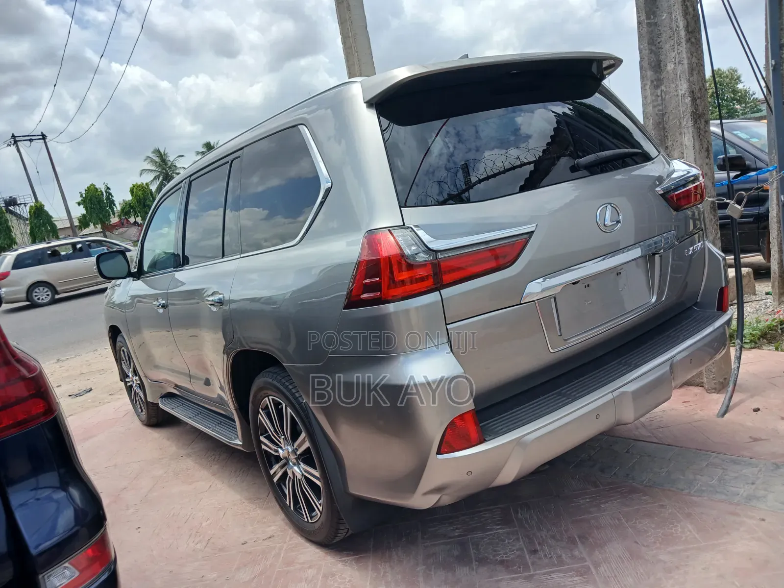 Lexus LX 570 (5 seats) AWD 2018 Gray