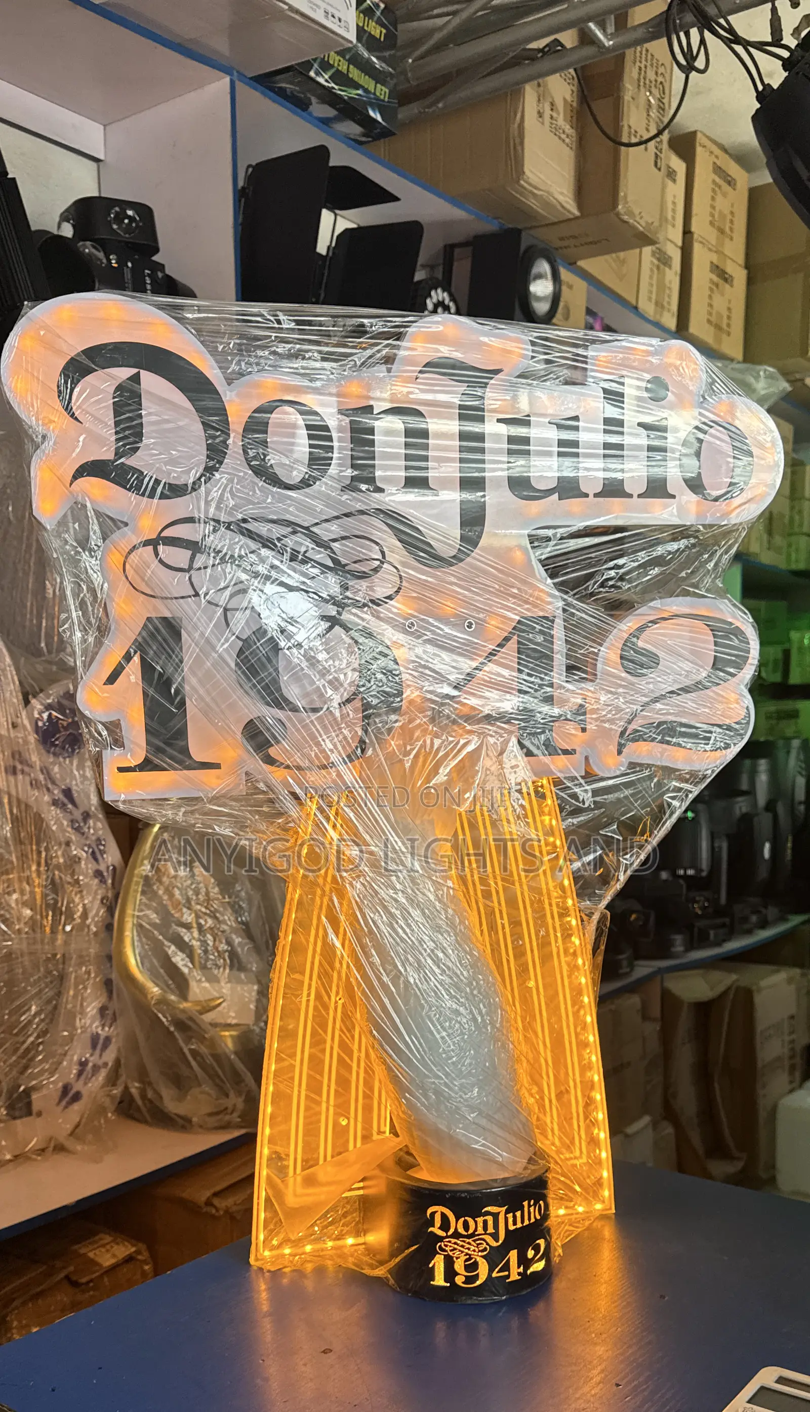 Donjulio Champagne Wine Carrier WTH Logo for Drink Presenter