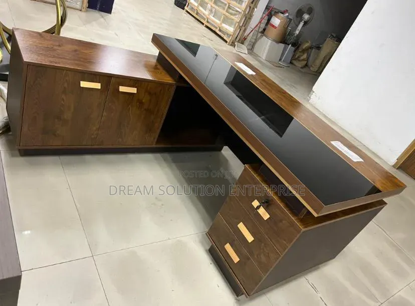 Quality Imported 1.6 Meter Office Table With Extension
