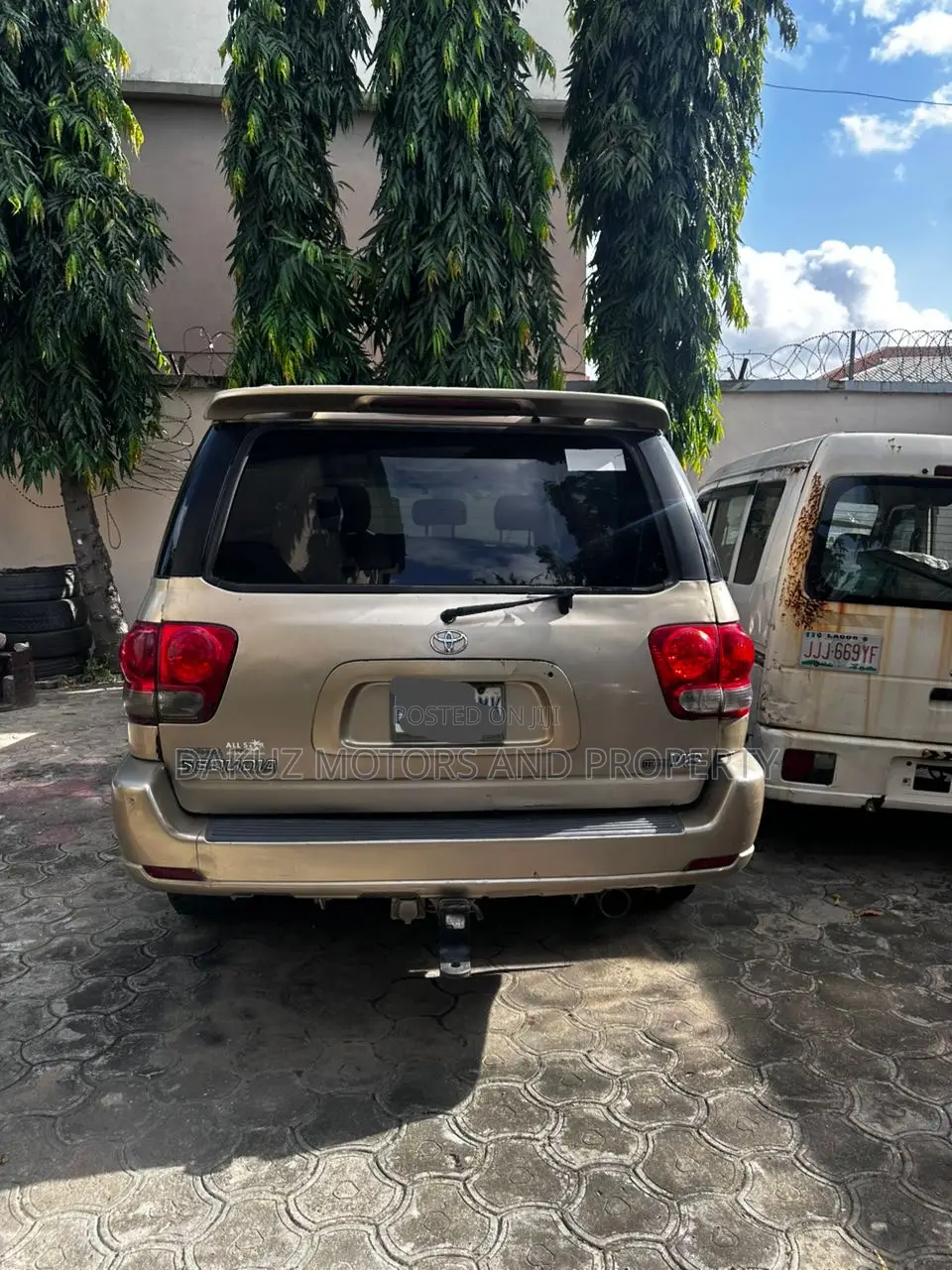 Toyota Sequoia 2007 Gold
