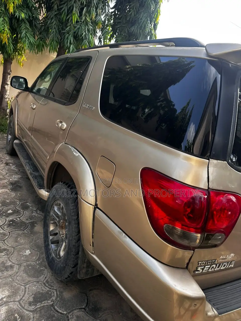Toyota Sequoia 2007 Gold