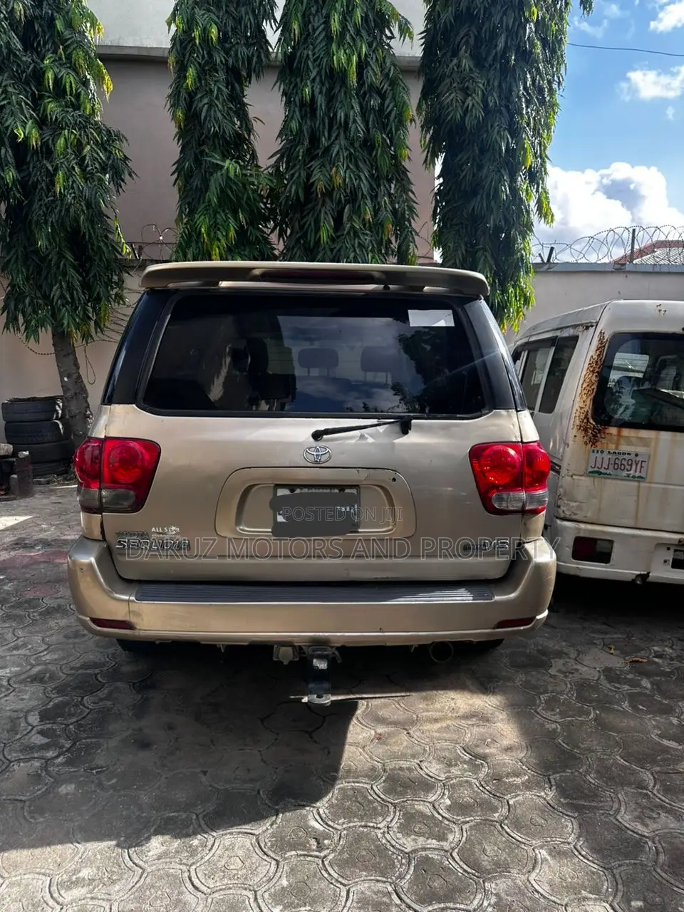 Toyota Sequoia 2007 Gold