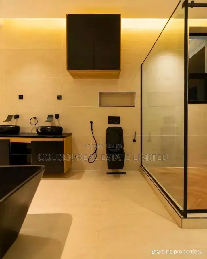 7bdrm Duplex in Guzape District for sale