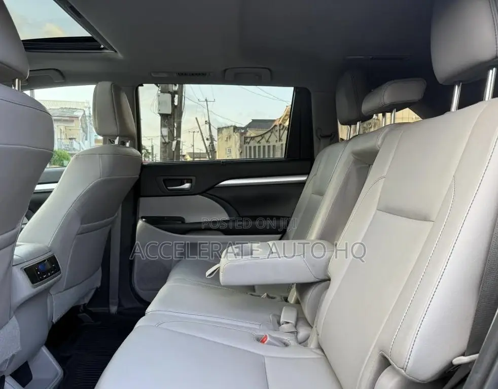 Toyota Highlander XLE V6 4x4 (3.5L 6cyl 6A) 2016 Black
