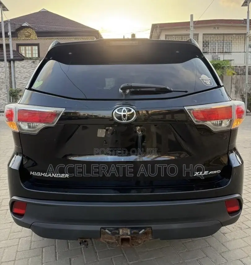 Toyota Highlander XLE V6 4x4 (3.5L 6cyl 6A) 2016 Black
