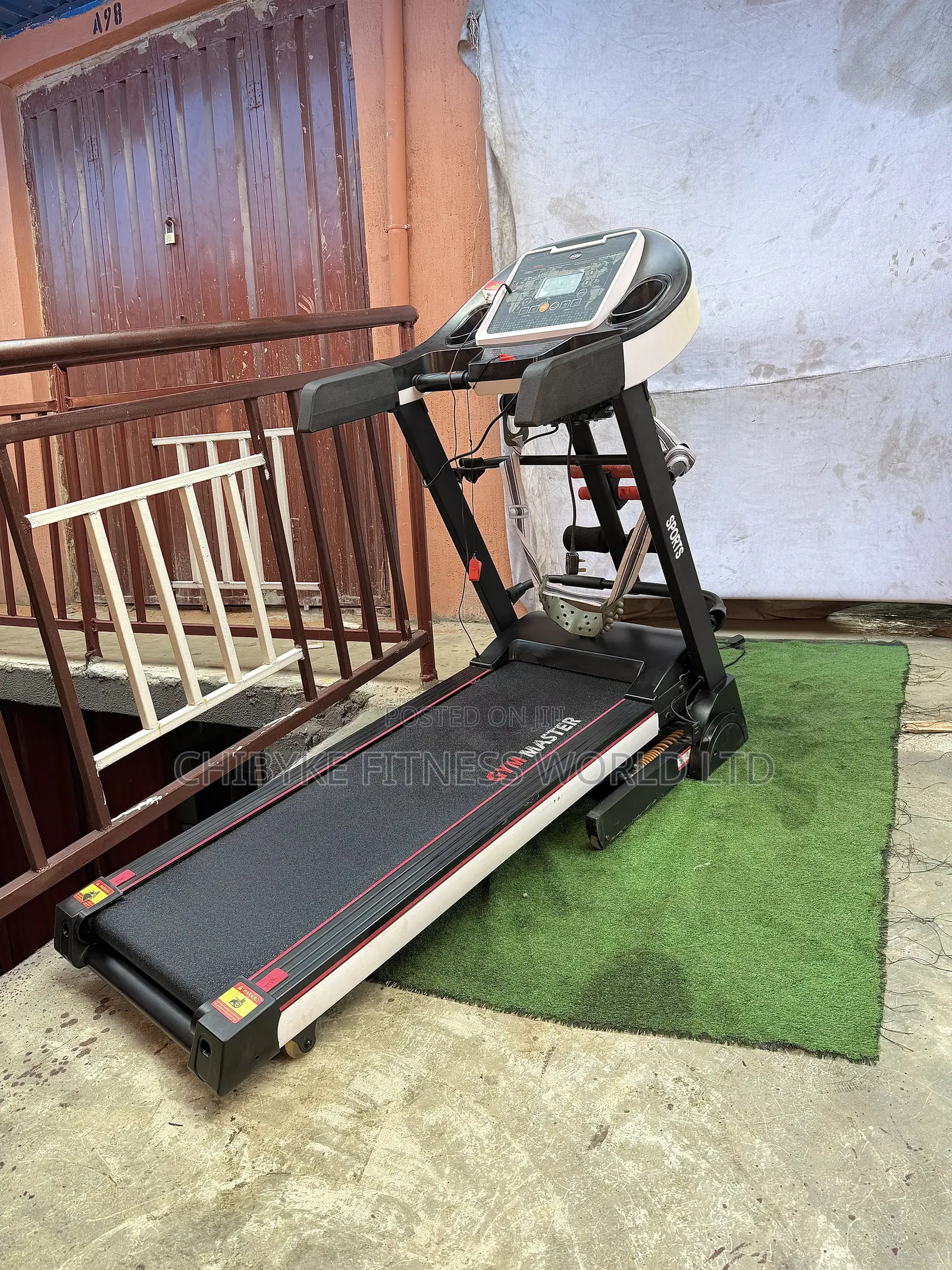 4hp Gym Master Treadmill With Auto Incline and Massager