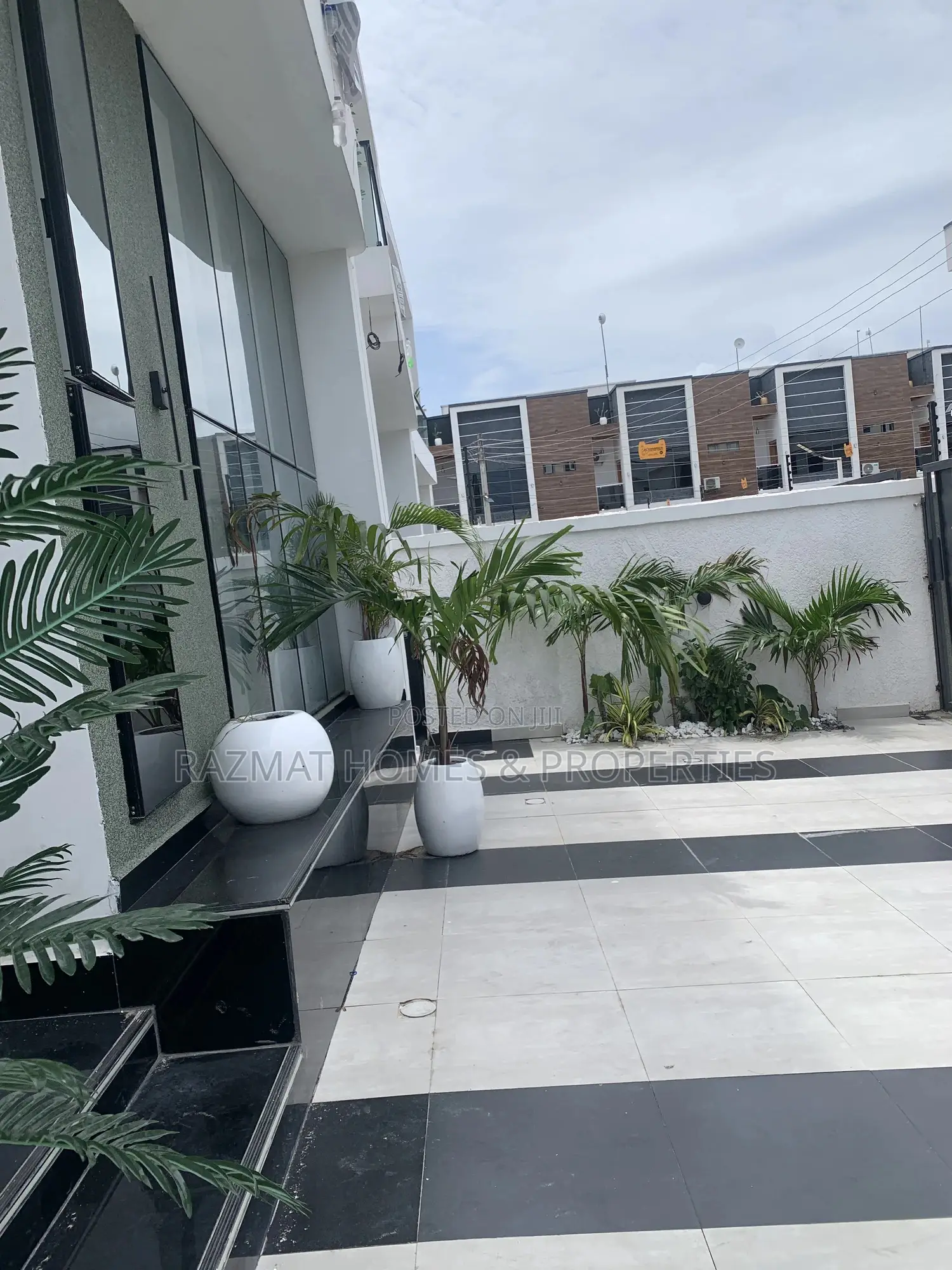 4bdrm Duplex in Ado / Ajah for sale