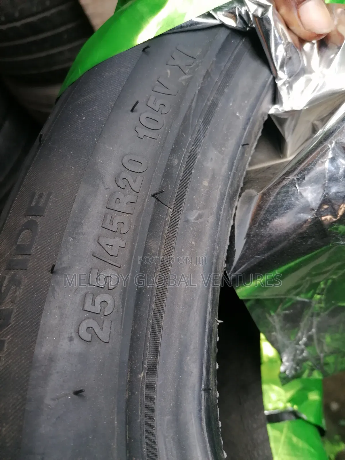 285/40r20 255/45r20 Front and Back Tyres High Performance Tire