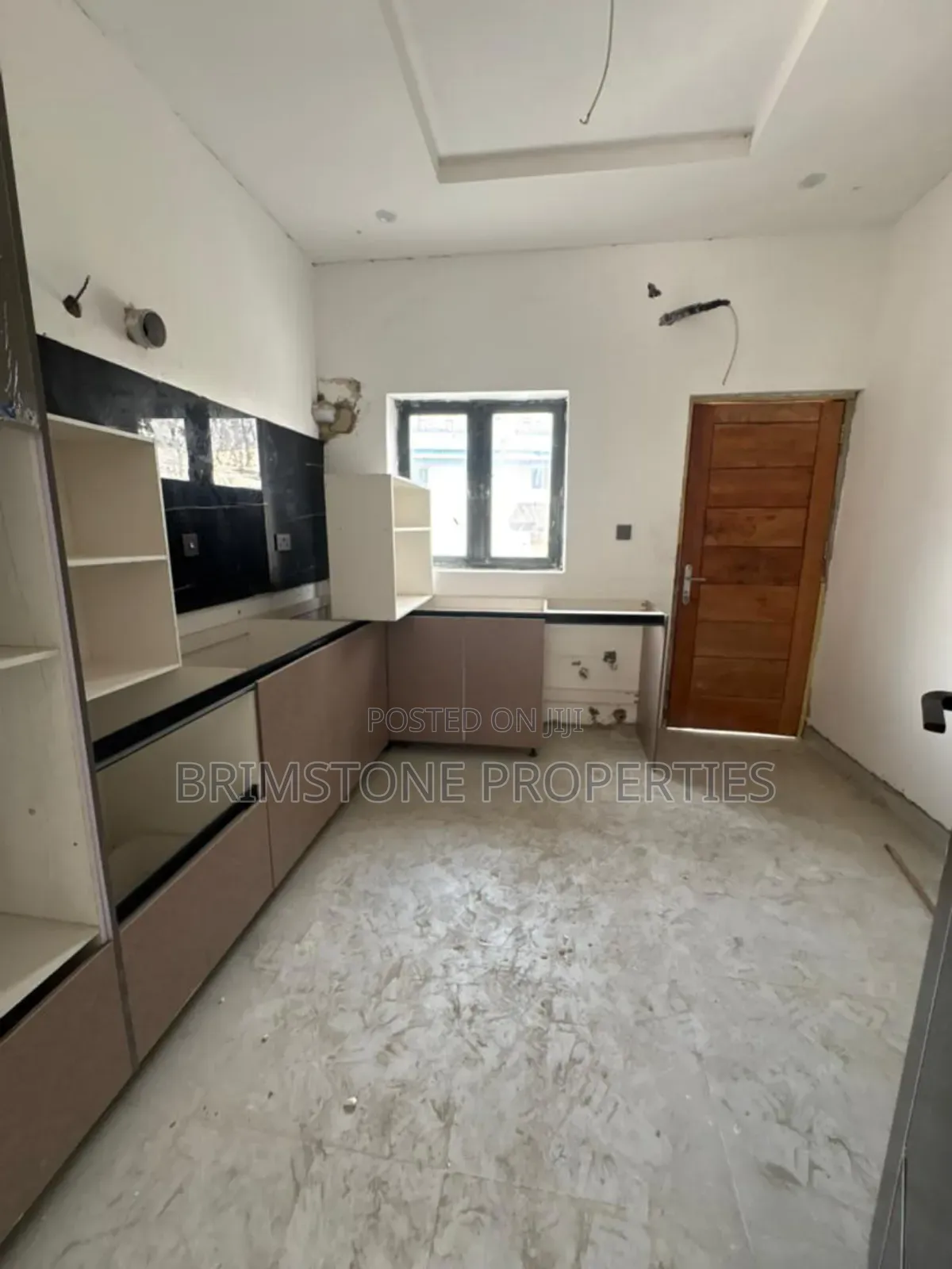 Furnished 2bdrm Apartment in Osapa london for sale