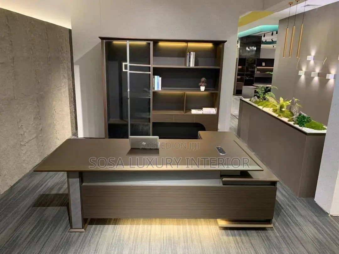 Modern Executive Office Desk With Hutch