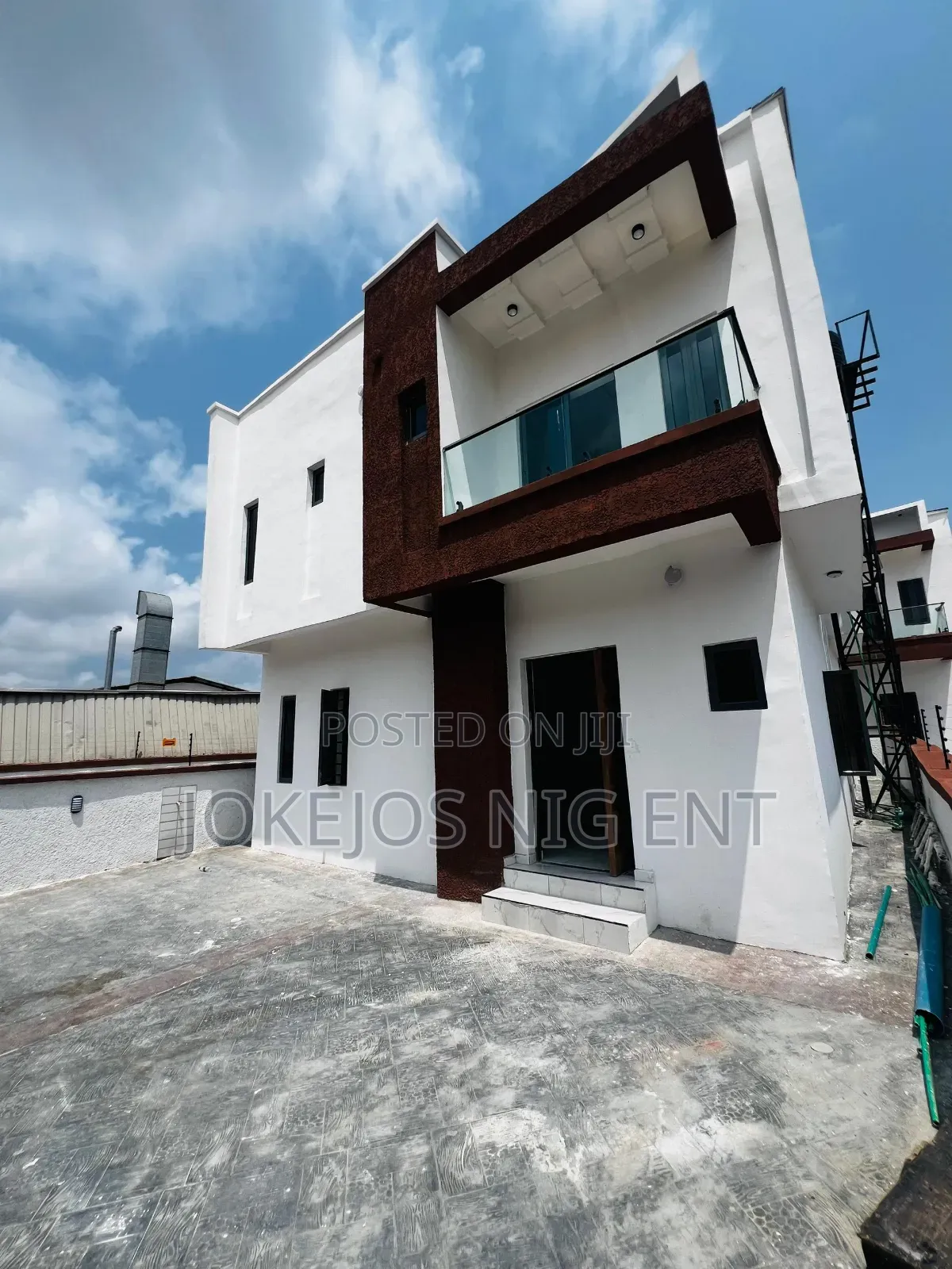 5bdrm Duplex in Abijo Jra for sale