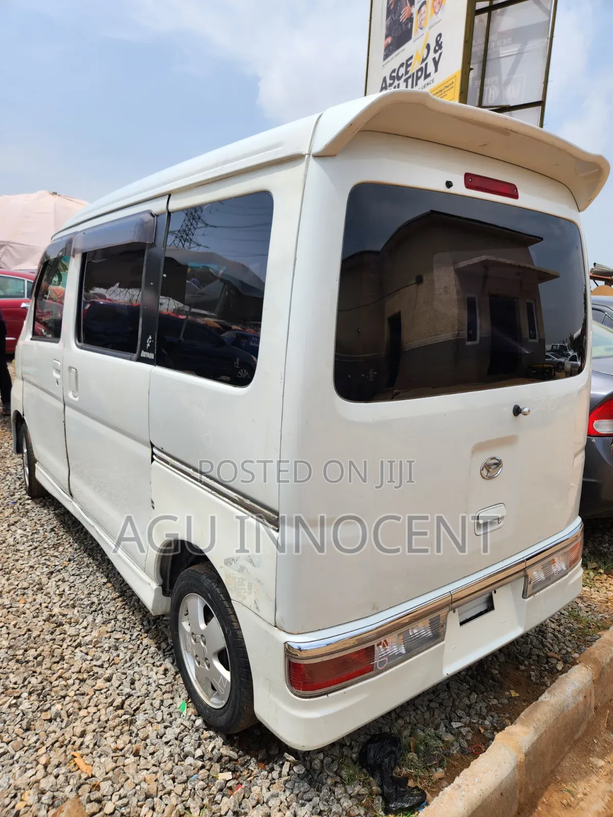 Daihatsu Hijet 2012 White