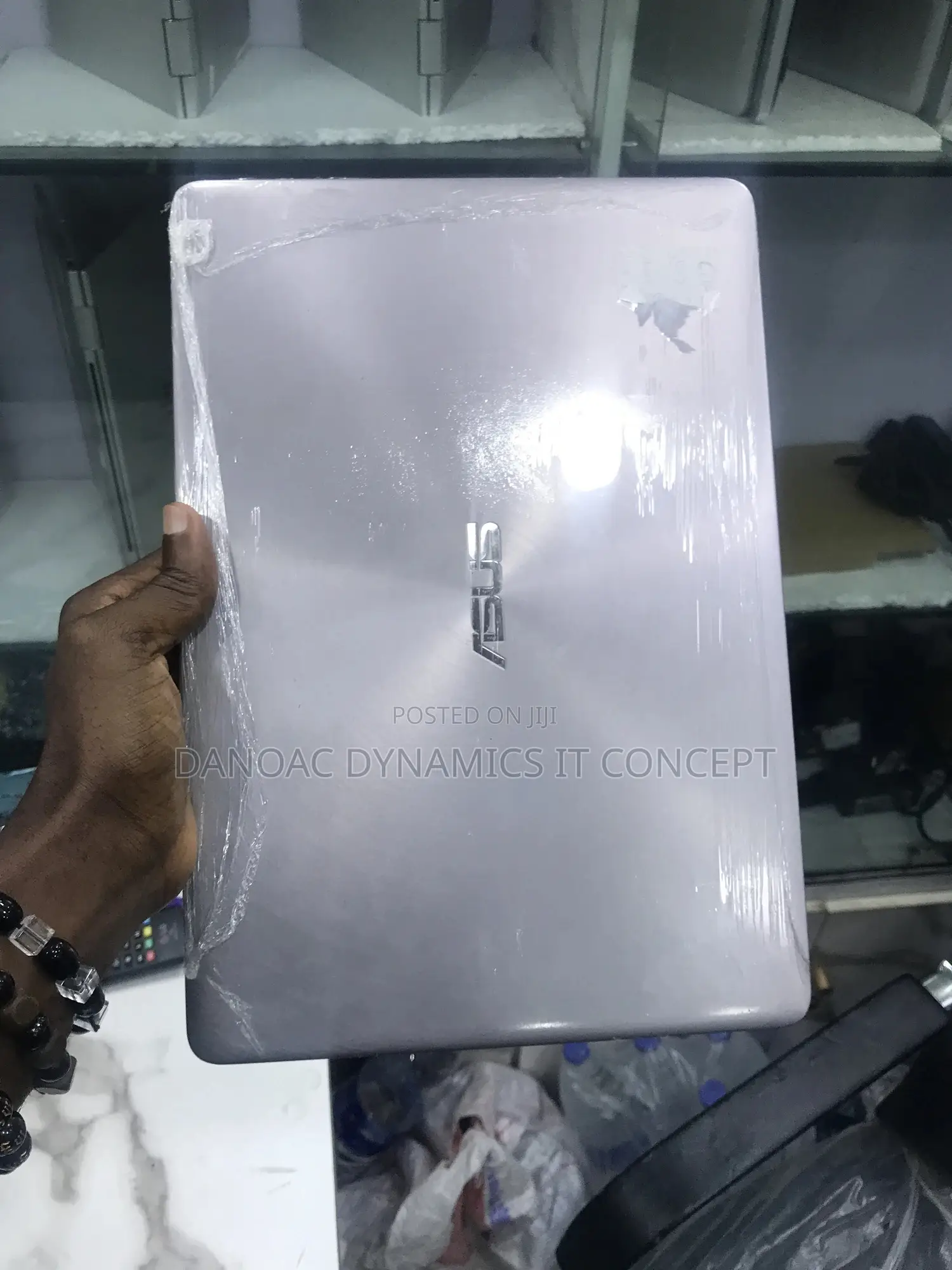 Laptop Asus ZenBook UX310UQ 8GB Intel Core i5 SSD 256GB