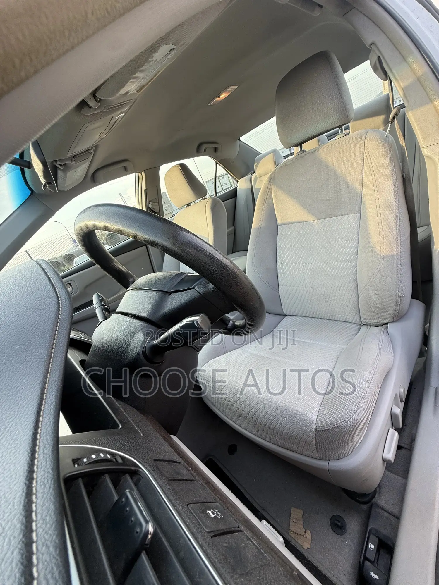 Toyota Camry LE 4dr Sedan (2.5L 4cyl 6A) 2015 White