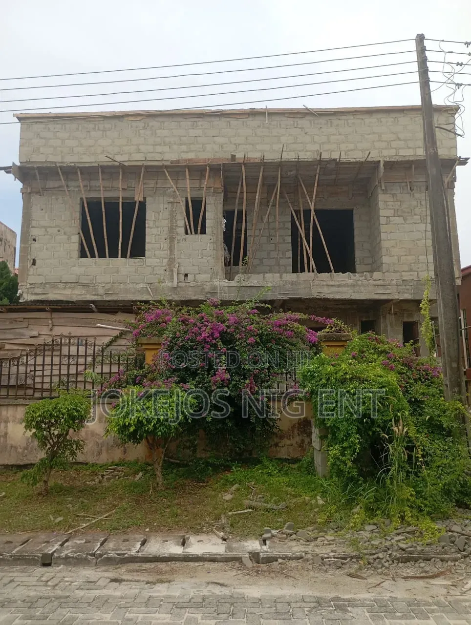5bdrm Duplex in Prime Estate for sale