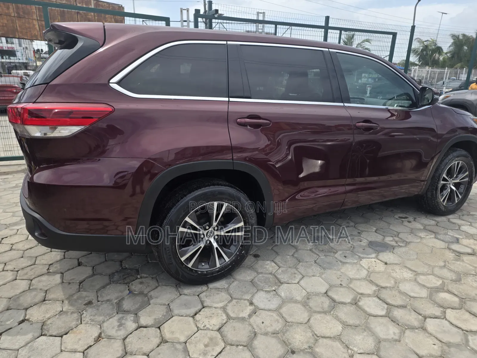 Toyota Highlander LE 4x2 (2.7L 4cyl 6A) 2018 Red