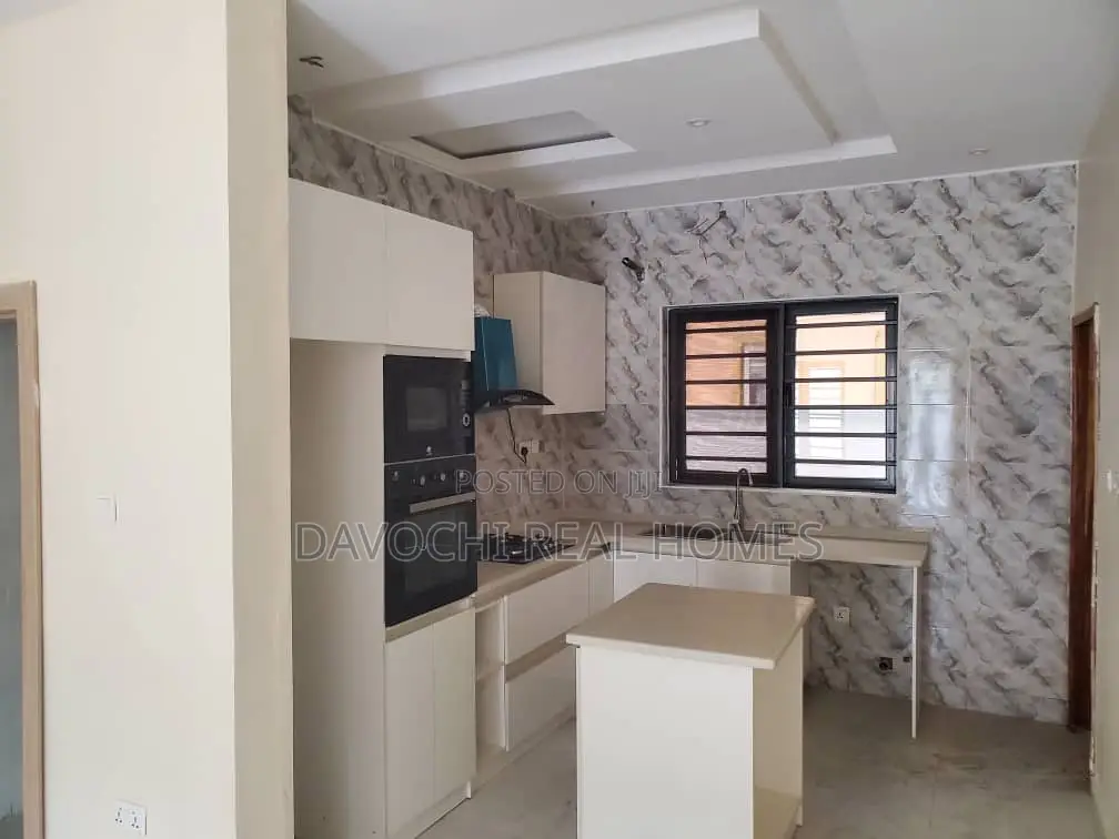 2bdrm Apartment in Ikate Lekki for rent