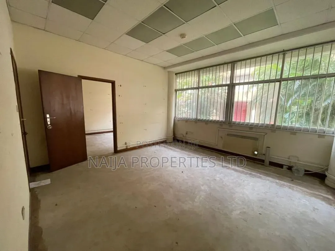 20 Rooms Villa House for Commercial Use in Victoria Island
