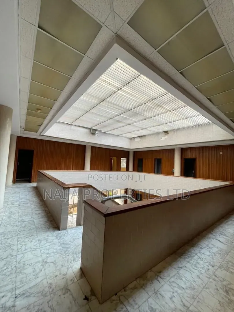 20 Rooms Villa House for Commercial Use in Victoria Island