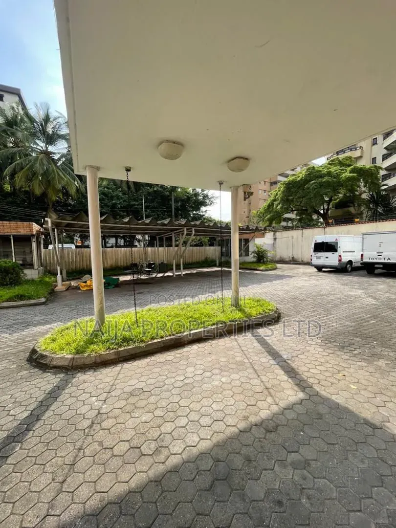 20 Rooms Villa House for Commercial Use in Victoria Island
