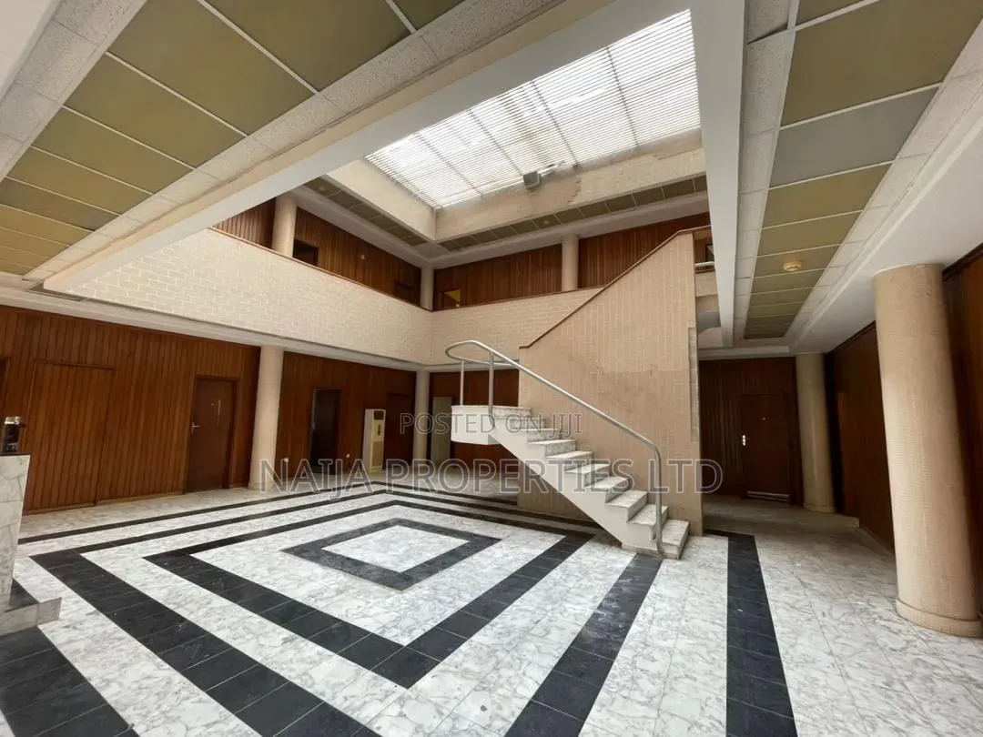 20 Rooms Villa House for Commercial Use in Victoria Island