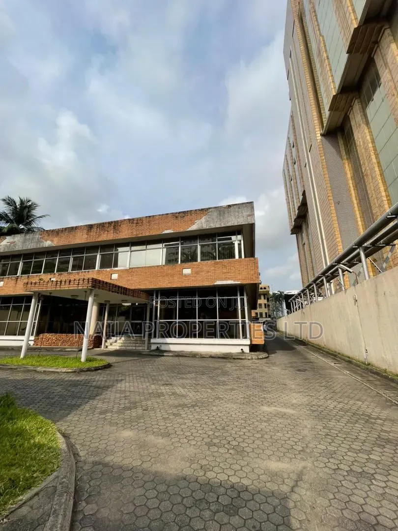 20 Rooms Villa House for Commercial Use in Victoria Island